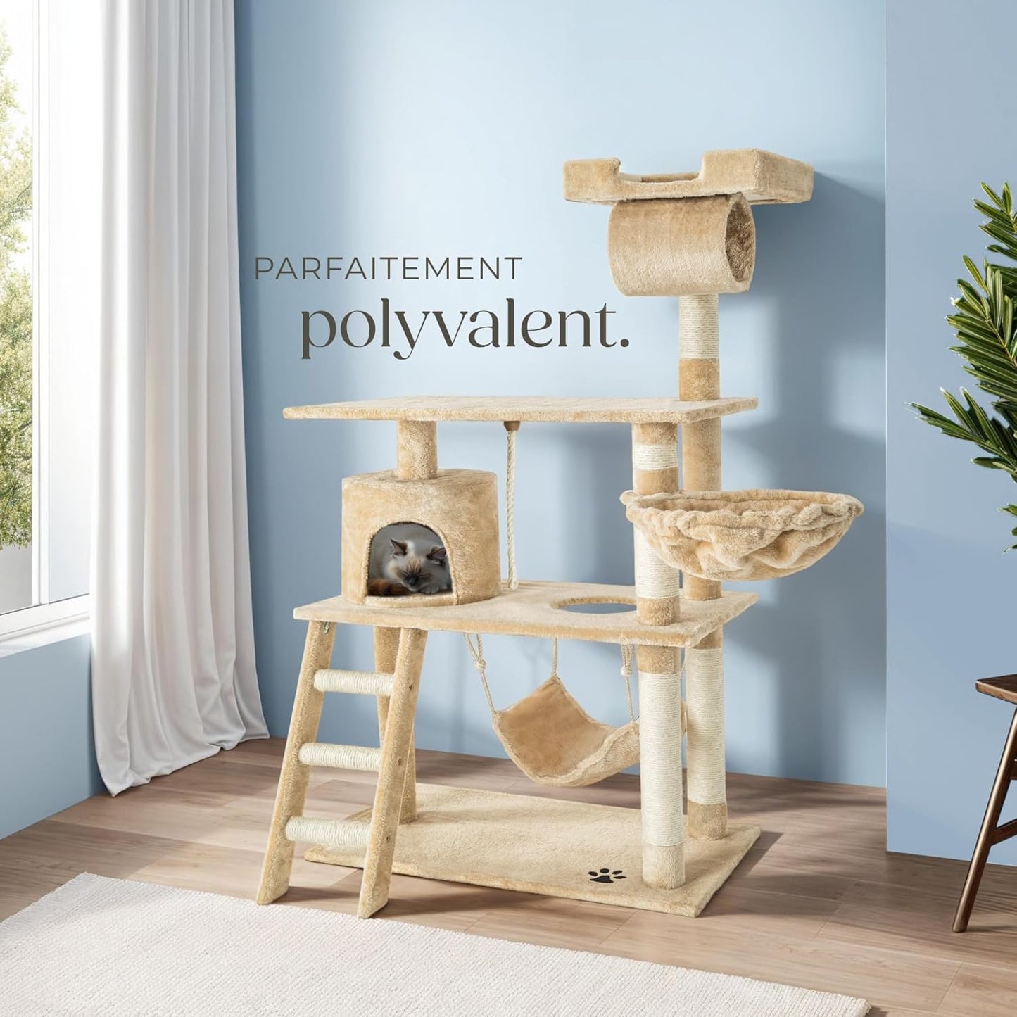 Arbre à chat avec plusieurs espaces de jeu et de repos